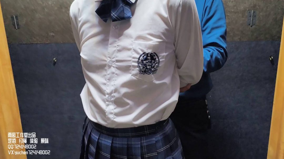 小Q立柱捆绑 K9 TK 鞭打-1