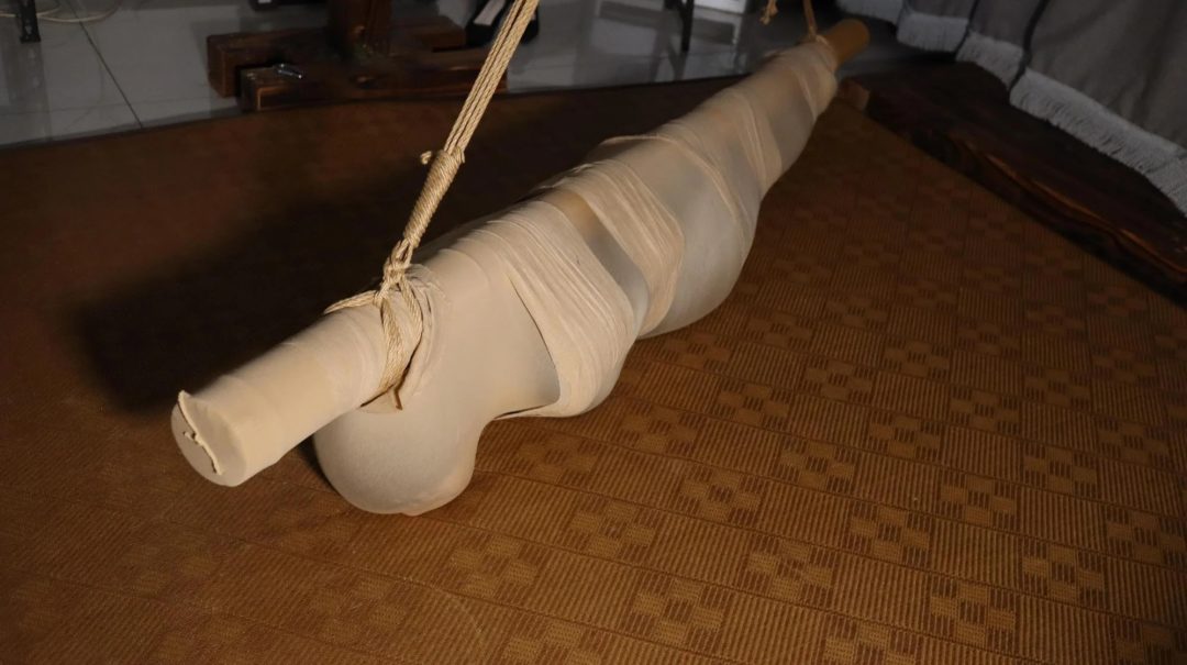 另类的丝袜木乃伊-1