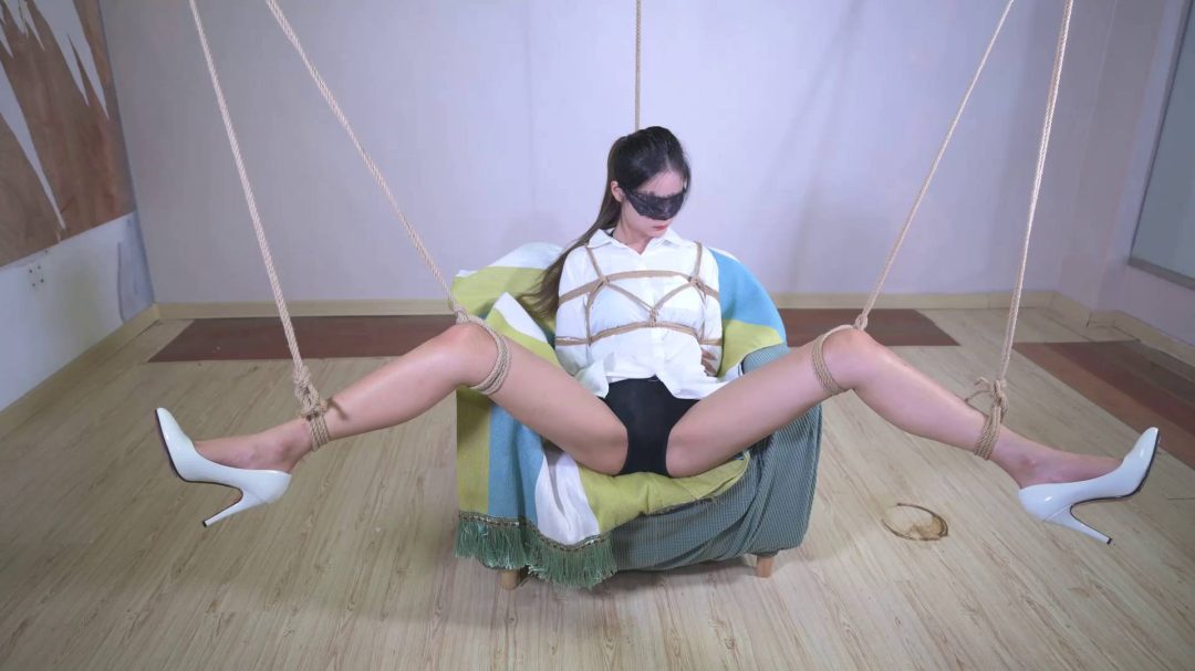 长腿模特小C沙发分腿缚-7