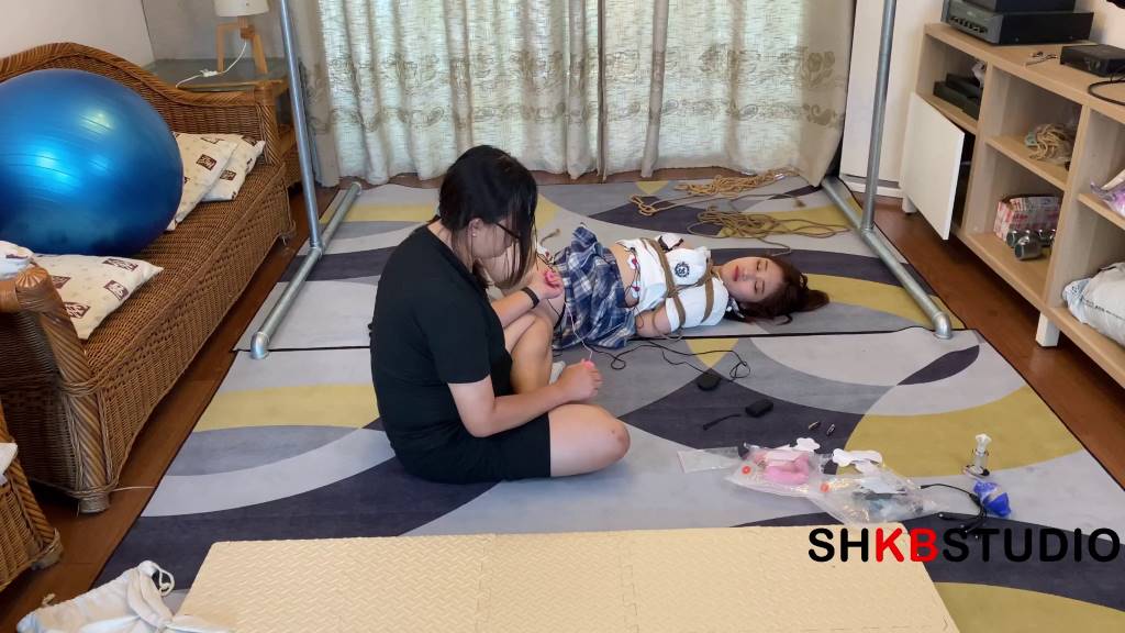 洛歆05 承接上集 洛歆紧缚电击-6