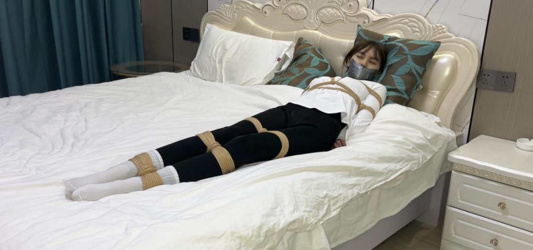 瑜伽裤+白袜，胶带、口球轮番使用-2