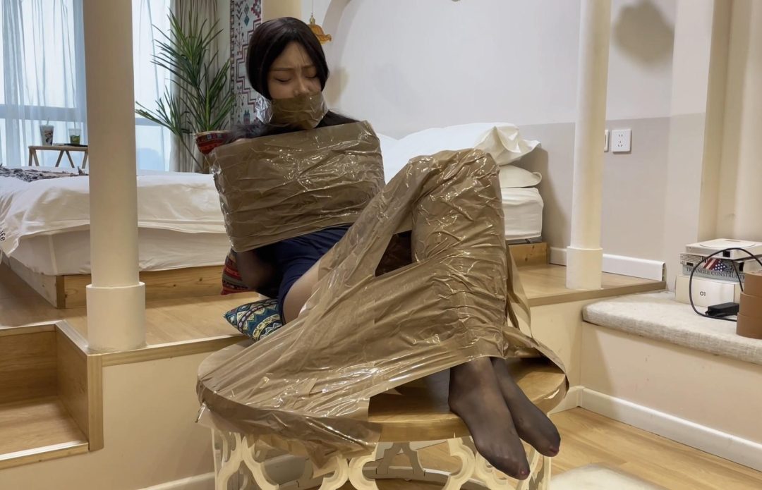 【缚艺录】【小林】黑丝与胶带-3