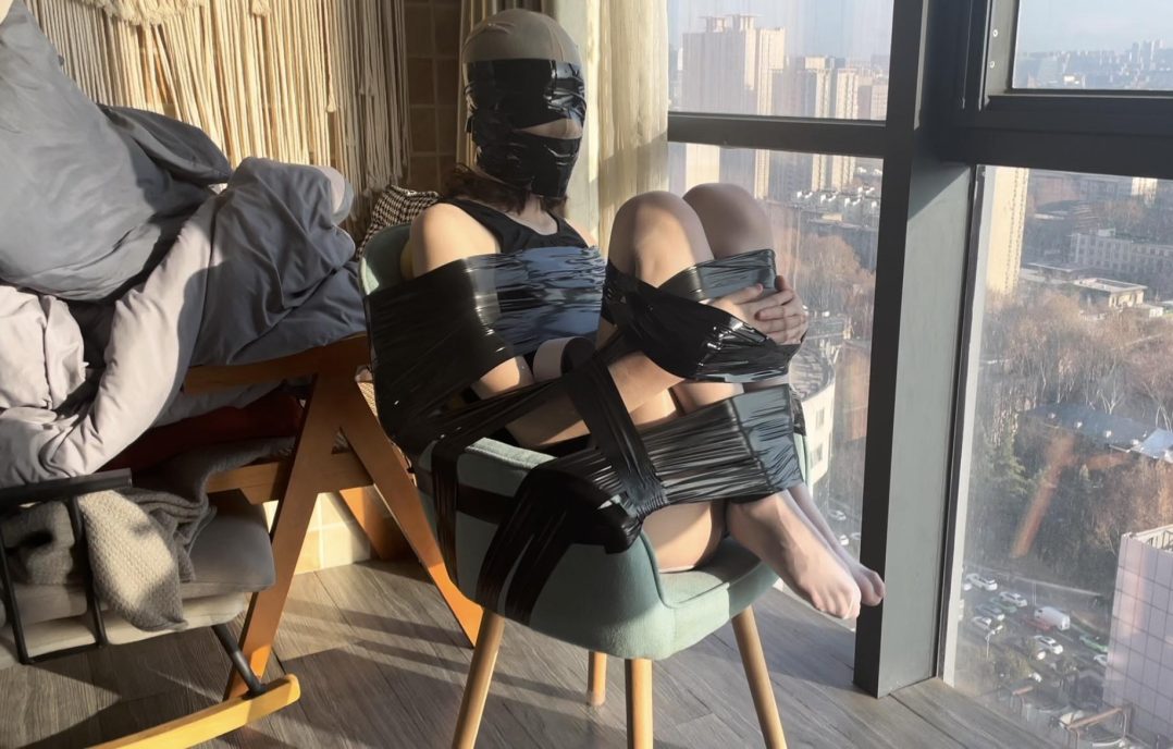 【小雪】 胶带、油亮白丝、阳光、美腿、吃一口小jio-7