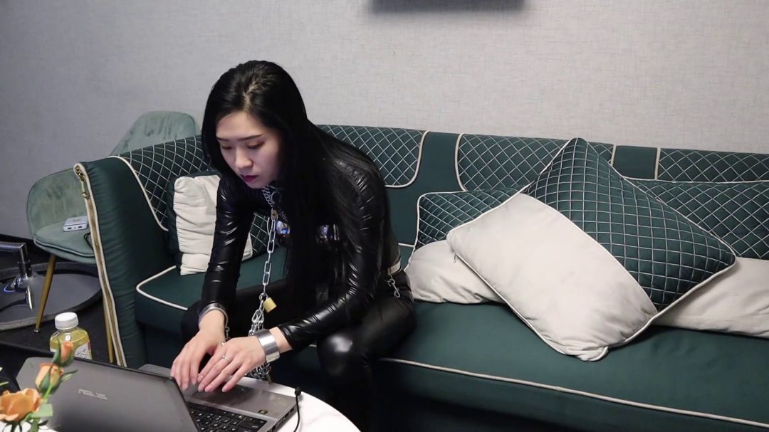 私奴圈养日常（上集） 实拍真实私奴的日常生活-2