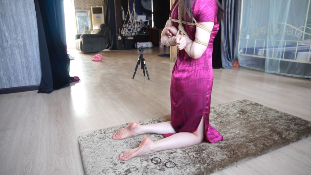 反扭捆绑美女巧巧-7