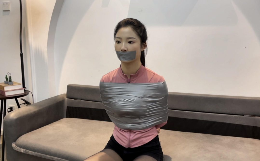 小橙的挣扎我一直很满意，再加上出众的气质，很好的身材，多角度运镜，带来最真实的挣扎感-2