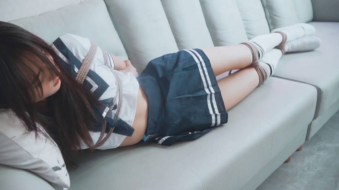 超瘦超清纯的00后氧气美少女，清新~养眼~-6