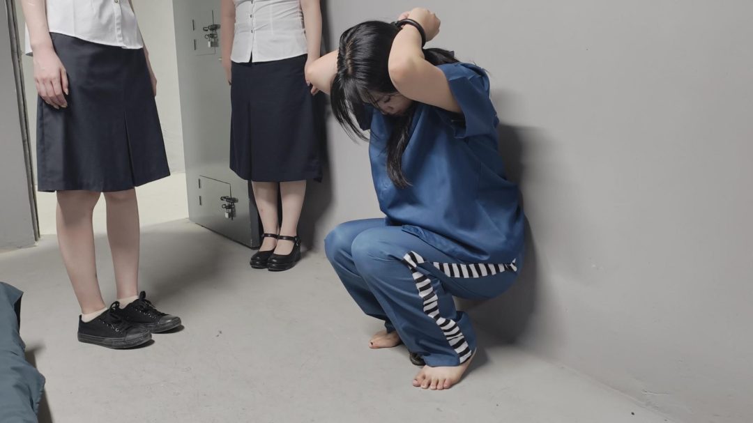 李沐，被逮捕后严加看管，手铐脚镣，死铐，最后被判刑，五花大绑-12