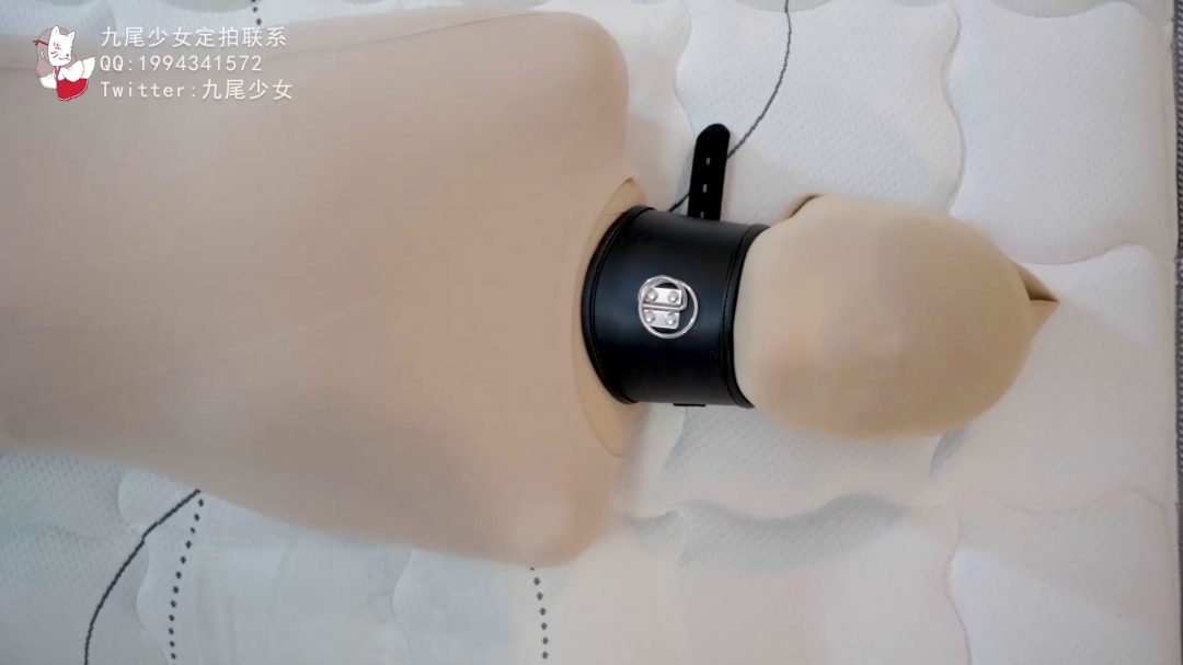 白丝少女丝袜多层全包木乃伊，蒙眼胶带封嘴，扭动挣扎~被迫闻脚的味道，面具呼吸-7