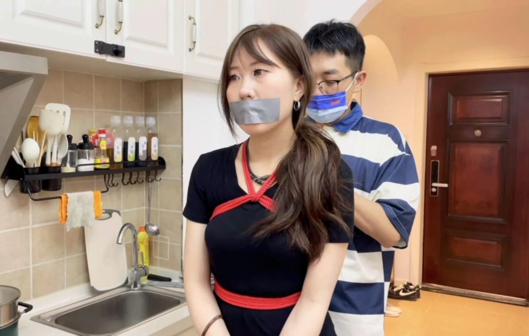 小陈的坐缚+口球，口水留个不停，感谢同好的定拍，破了那些黑子的传言~-1