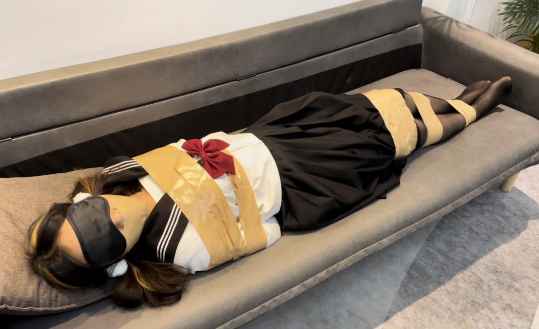 【小雨】【招模特】小雨的胶带捆绑与挣扎-5