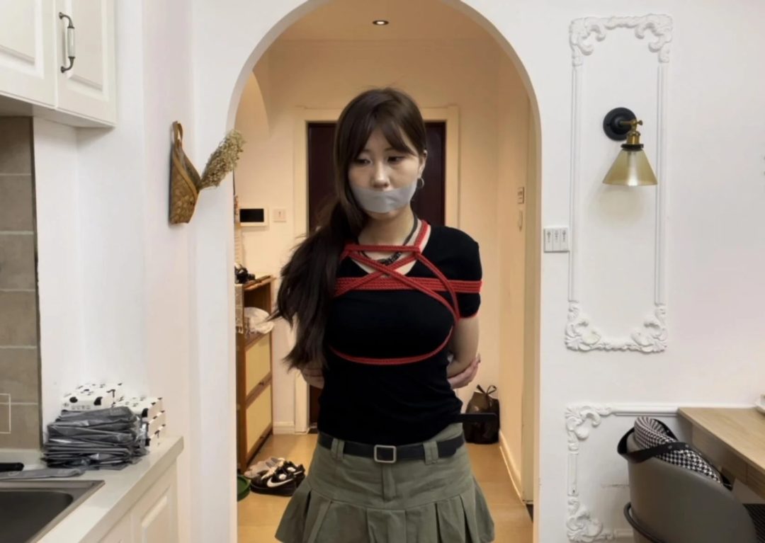 【小陈】新模小陈，身材纤细，jio很哇塞的女生，唯一缺点？嗯...就是不爱笑，挣扎程度很不错~-2