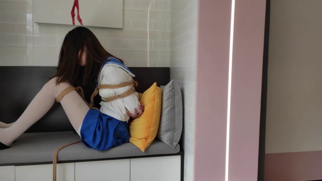 一主二奴 （上集）新奴培训 K9牵引 钢枷 日式紧缚 鼻钩口球 开腿缚 鞭打等等-5