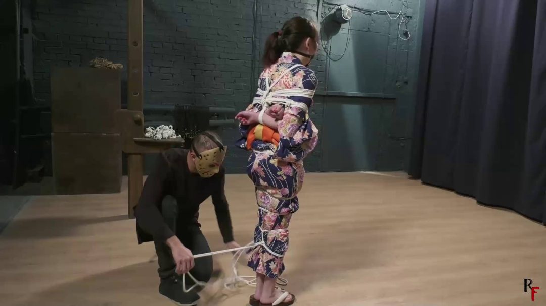 岛国美女勇闯Bondage会所-1