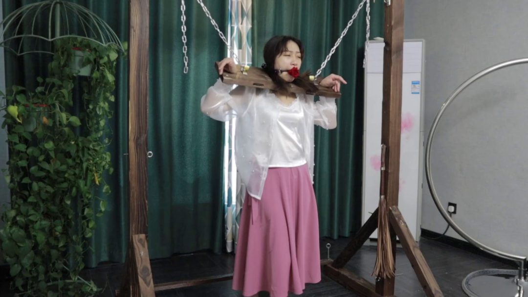 会所游记（上集）训练有素女M的服务 骑绳酷刑 鼻链牵引固定 木枷束缚-3