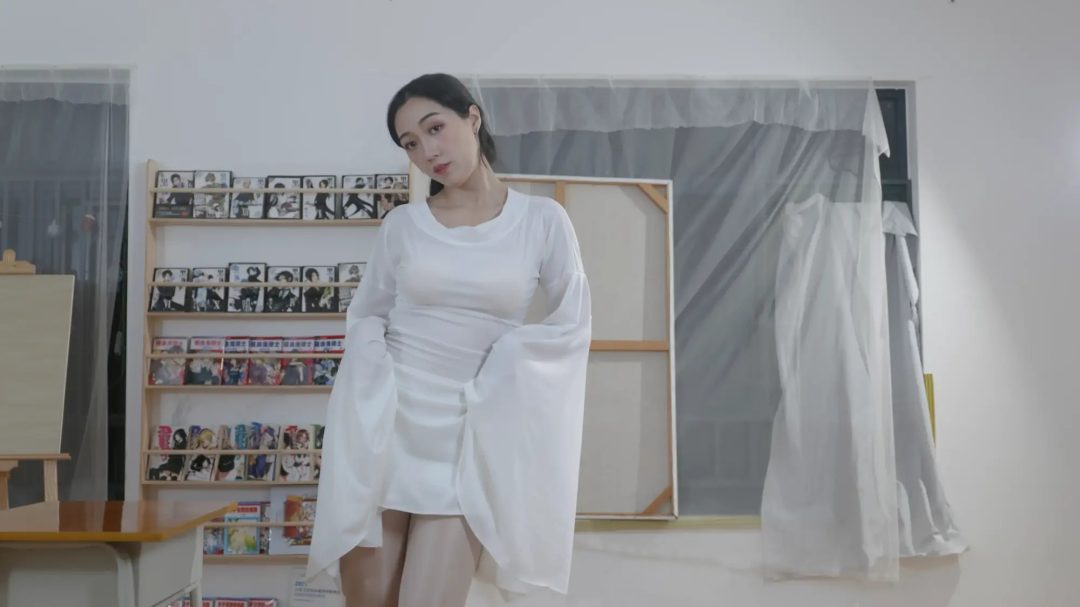 万圣节绑了个女幽灵-6