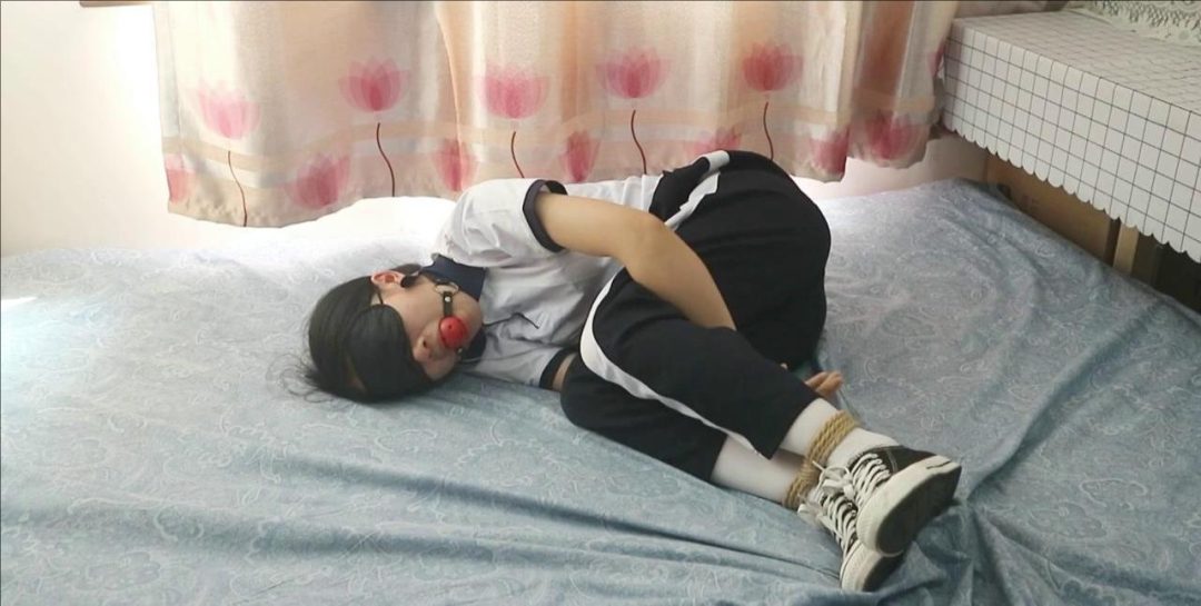 舞蹈生被绑挣脱 【白丝】【裤里丝】【帆布鞋】-2