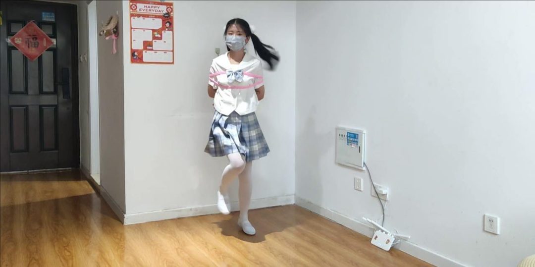 双马尾白丝jk绑起来跳猛男必看宅舞是一种什么体验？满足你一切对清纯可爱的幻想-1