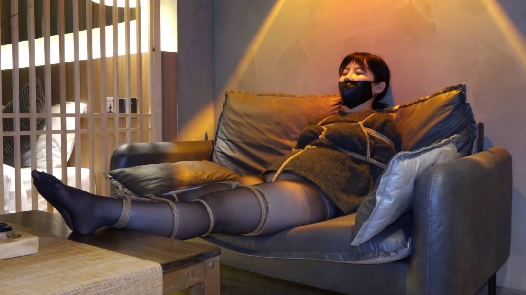 黑丝紧缚恭贺新春-5