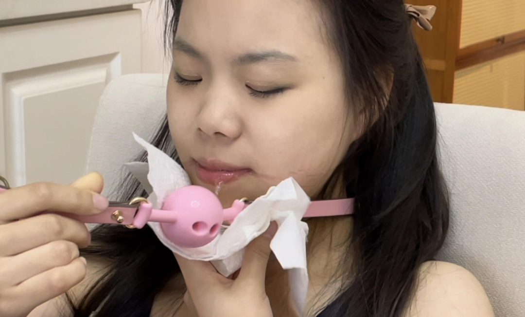 【小灵】口水拉丝，椅子上的流口水体验-6