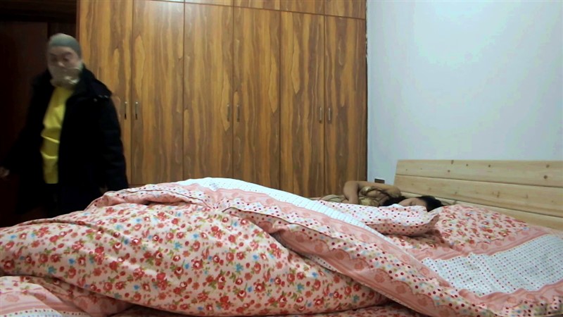 老公出差之色魔入室-6