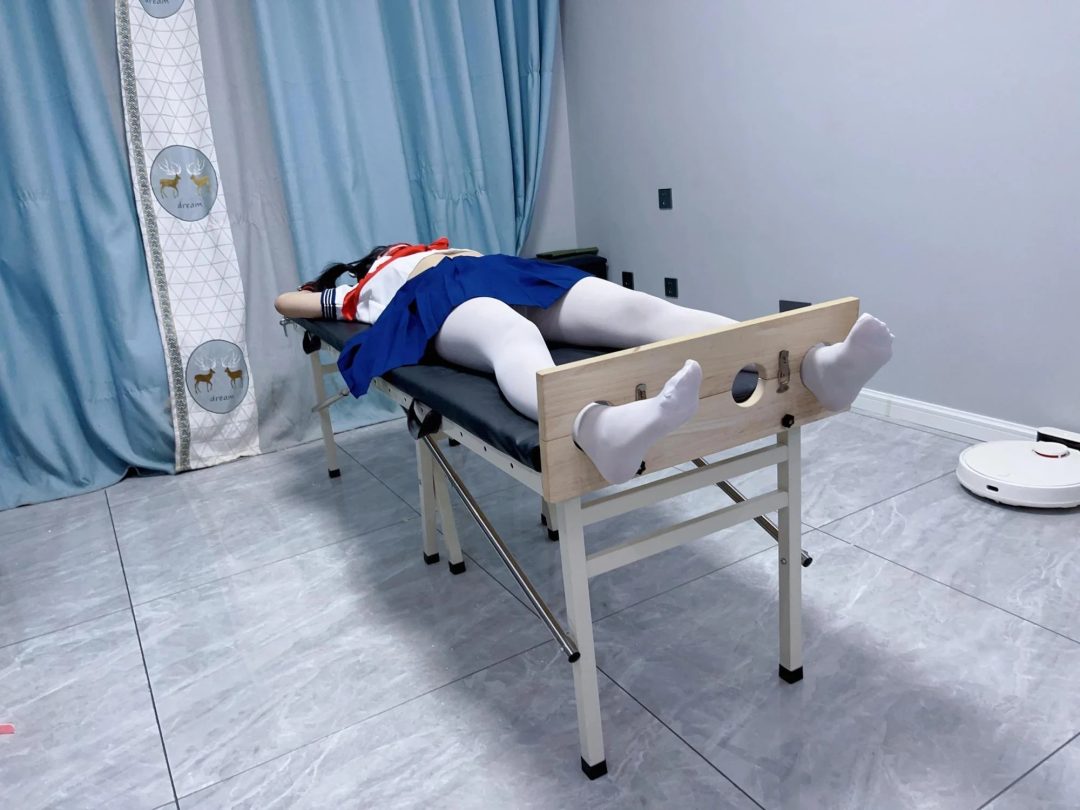新模糖糖TK初体验！妹子超级怕痒，被绑在痒刑床上挣扎到刑床移动！刑床驾驶员！挠到哭泣崩溃瘫软！好久没挠的这么爽了！-5