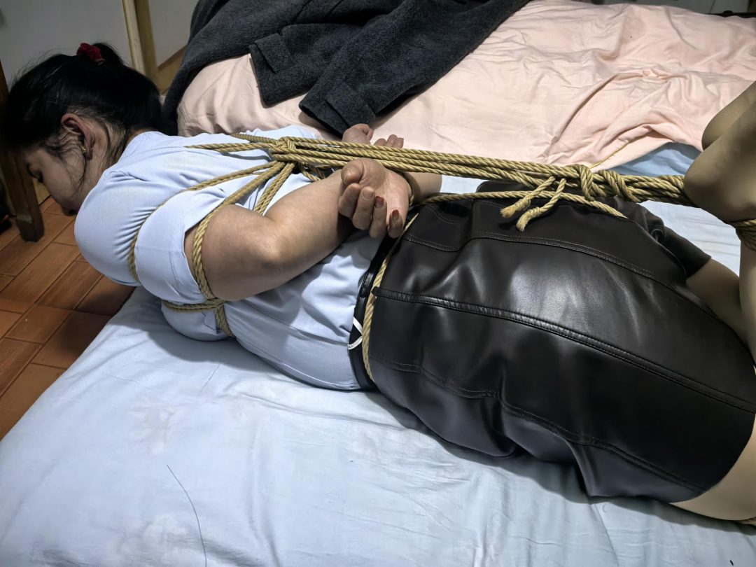 女贼小朵的定拍转公映-3