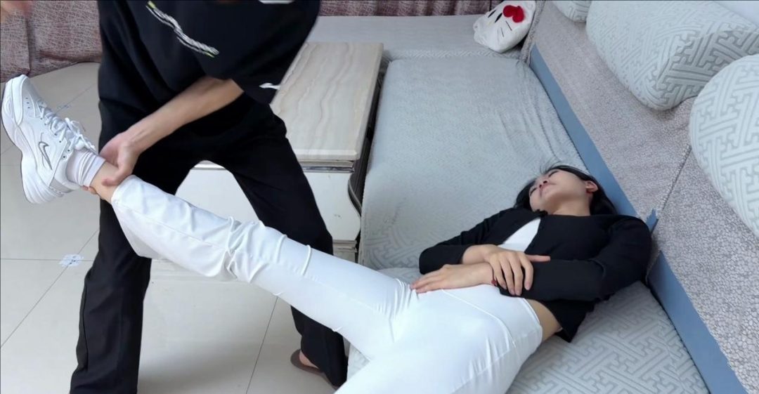 【阴暗巷道】雯雯 拖行➕人类形态和超人形态鞭腿被殴打-6