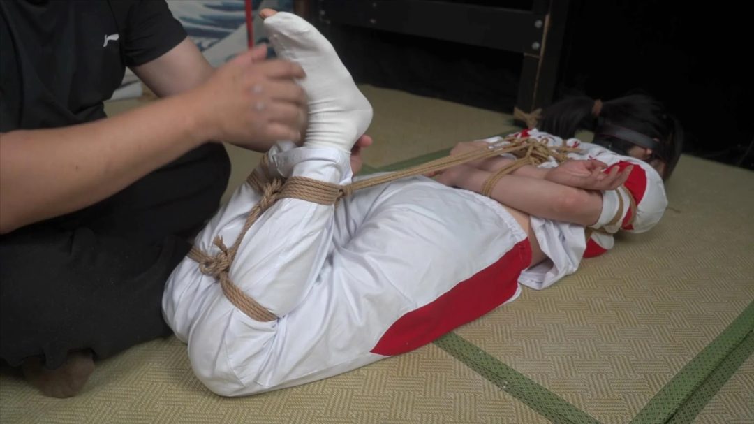 象人定拍-嗷嗷-校服贝壳头紧缚挣扎TK-7