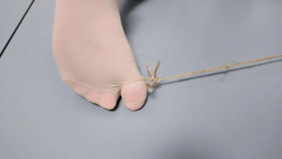 《定拍罚站分腿架放置玩弄》-海砂— 定拍剧情细绳勒脚趾-5
