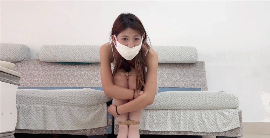 【神秘口水】【梦川】灵儿 神奇的口水只要滴在衣服上 衣服就会不翼而飞 并且被神秘口水捆绑 柠檬➕口球 ➕驷马-6