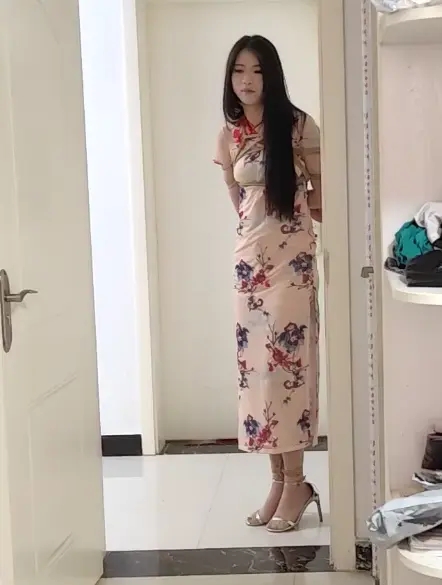 束缘阁 杨蕊 龟甲 超长旗袍 丝袜嘟嘴打屁股-2