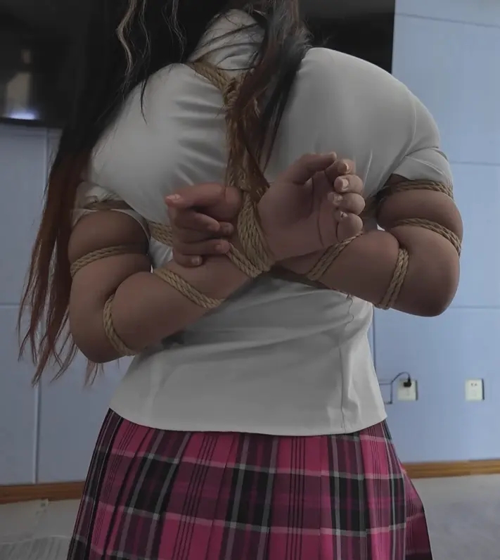 女m宛然绳艺捆绑访谈聊天-9