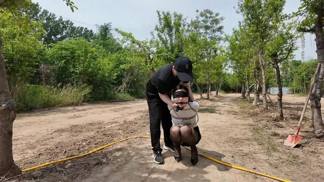 母子捆绑游戏之遇险下集-1