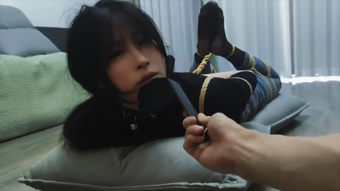 禾一工作室定拍微剧情—《美女家教变绳奴》小麦版 美女老师小麦上门教课 被紧缚 惨遭玩弄 激发M属性后竟然主动求绑-13
