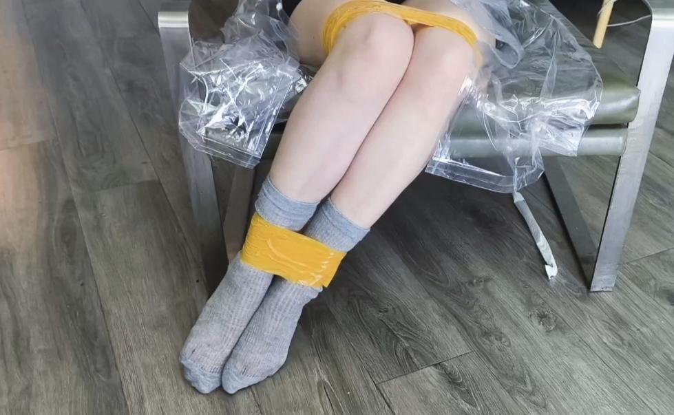 【禾一原创】（私人订制）《雨天惊魂》卖力逃脱 细微表情 挣脱到力竭晕过去~-2