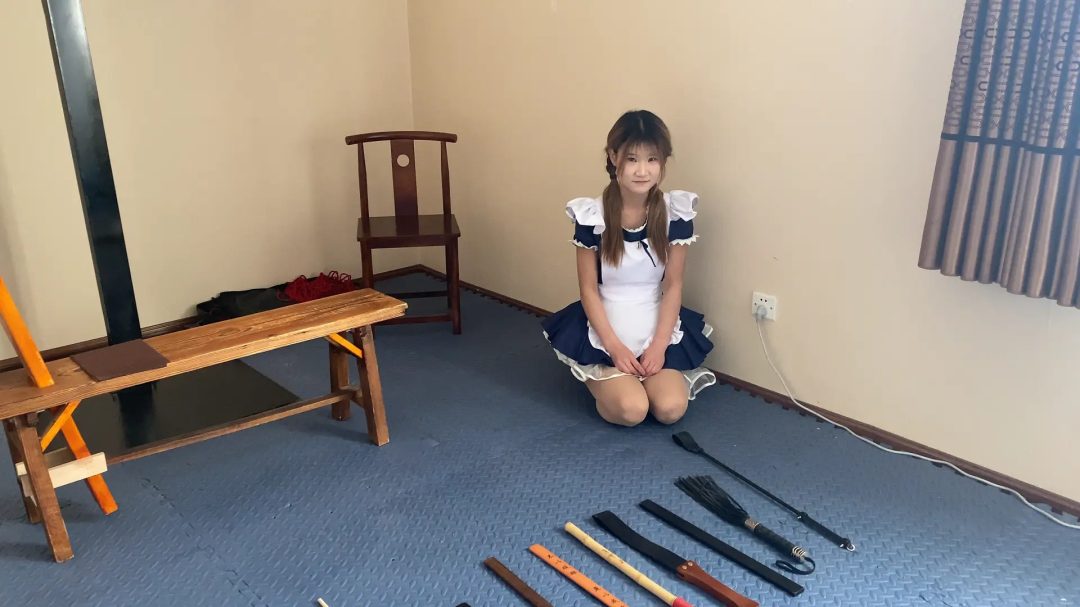 小m软软跪姿等待，面前是一排sp工具，求主人赏赐-8
