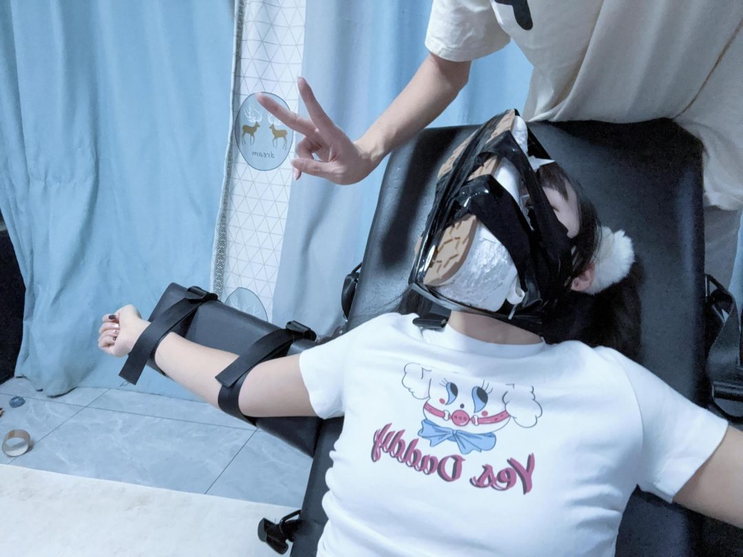 兼职少女试镜记录（上）-扎马步抚摸、重刑床TK、鞭打、 虐腹、气味责、鞋袜气味呼控-7