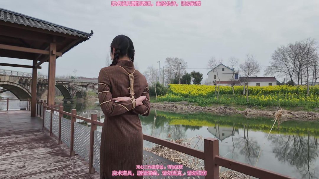 月月旗袍，古桥五花，三月拍的，油菜花很漂亮-1