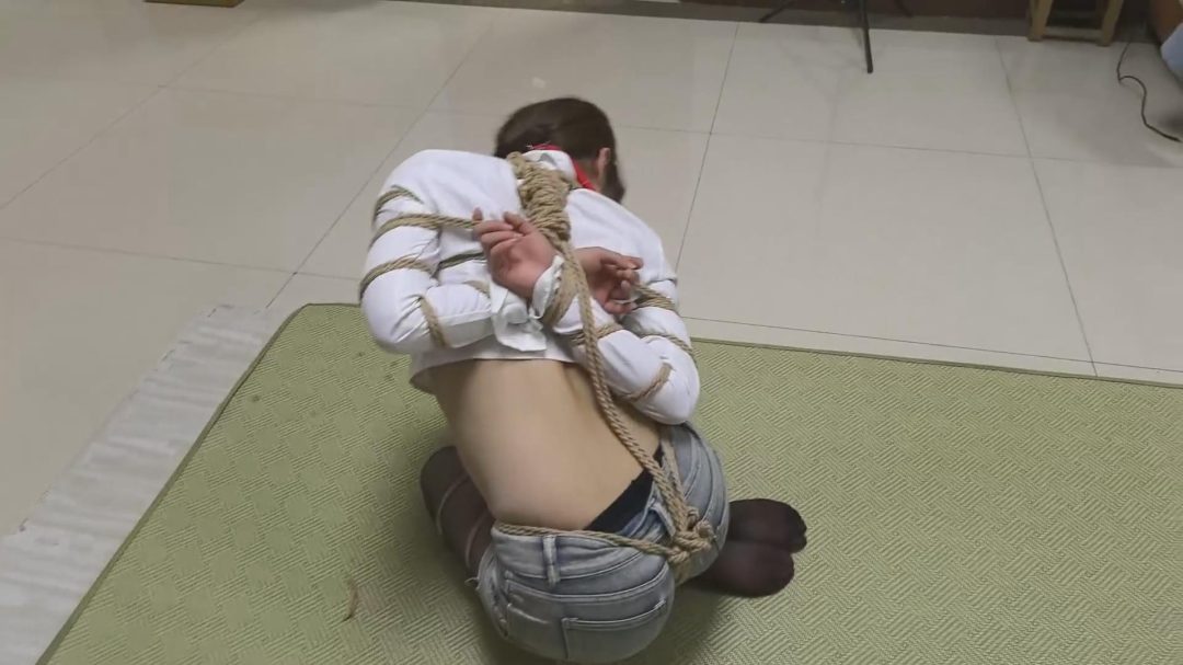 绳屋藏娇 定拍：捆绑教学+足尖点地-7