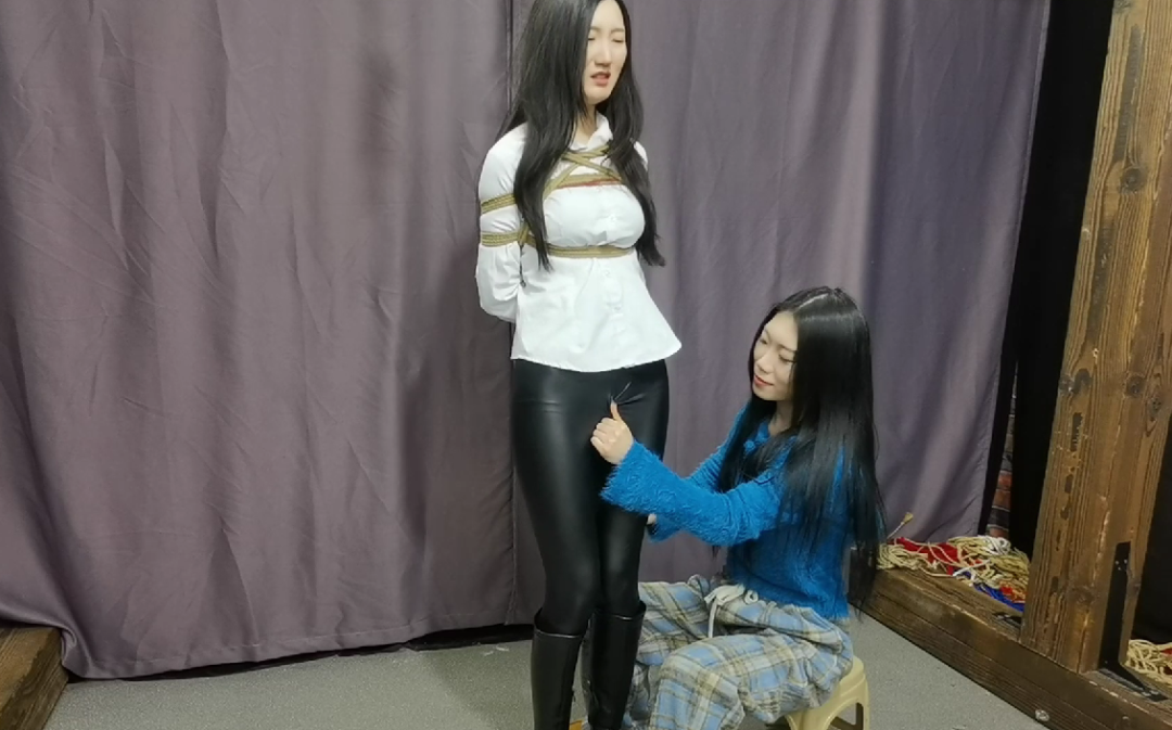 景森HD工作室 皮裤长靴美少妇被少女玩弄 吊缚 虐档 女女 百合调教-6