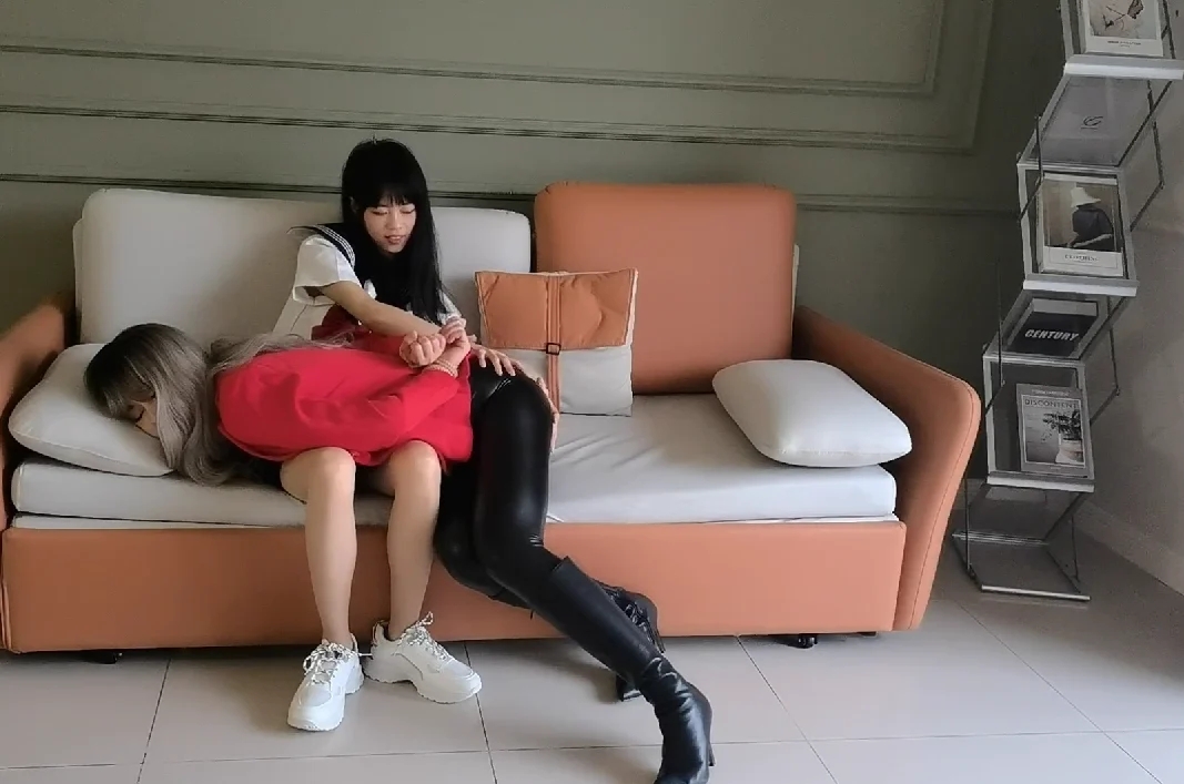 景森HD工作室 穿皮裤长靴的女老师被腹黑女学生玩弄（第二部），百合，女女调教-1