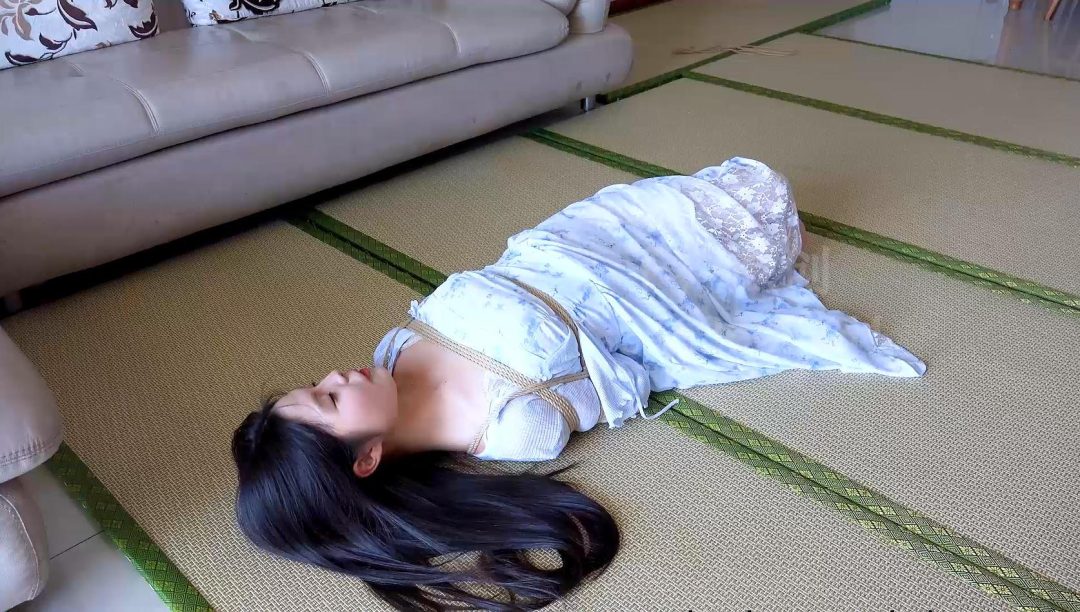 新模试镜 趴着会压到胸疼-3