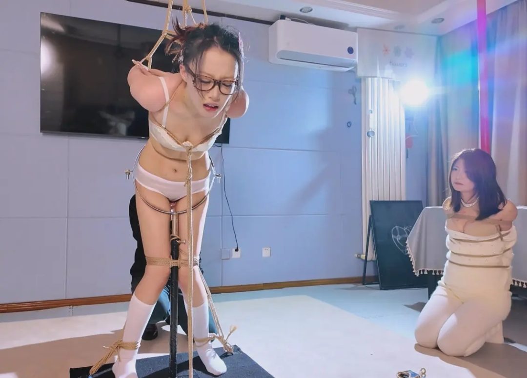 《落难姐妹花》魏灿、依依-3