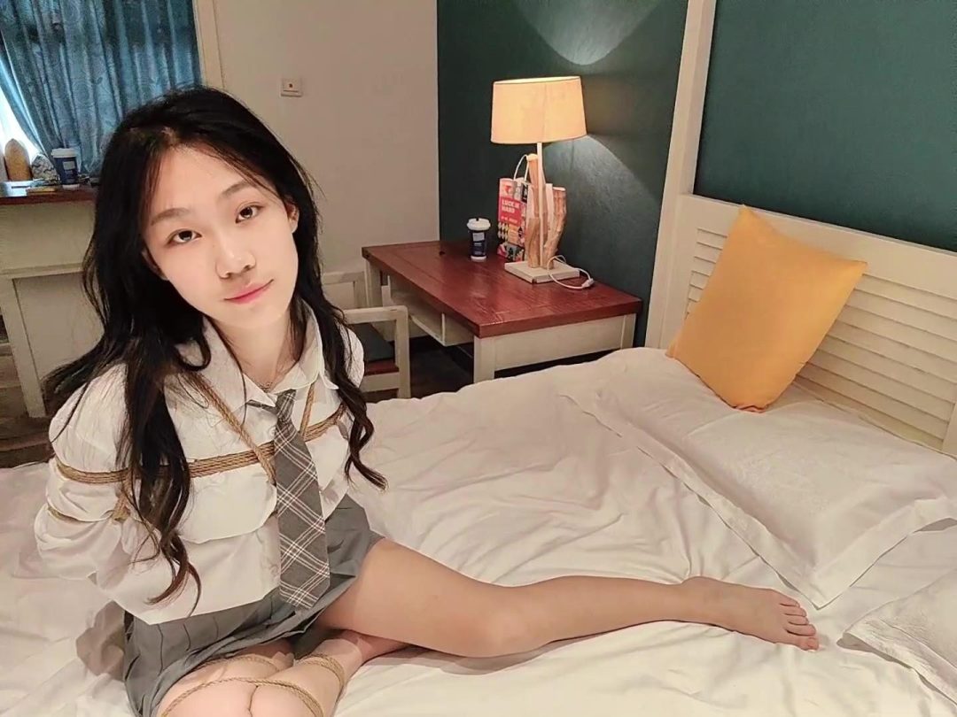 【凡凡】美足凡凡JK粉红高跟鞋紧缚抚摸蹂躏-11