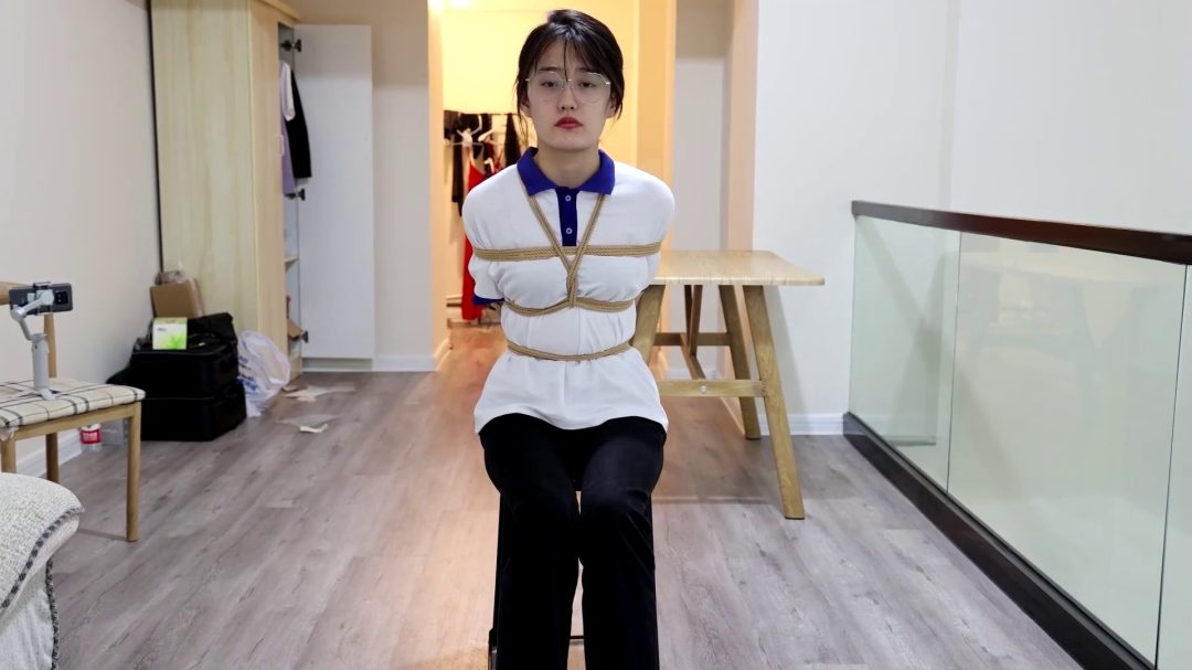 半袖校服眼镜小妹的特殊实习第一季-1