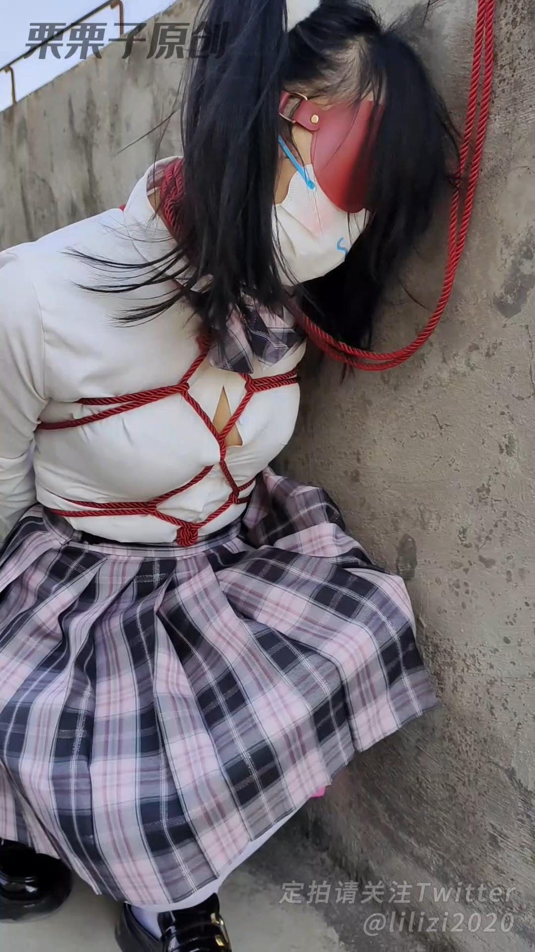 《报复小M前女友02》天台，户外羞耻调教、捆绑、双马尾、白丝、JK-5