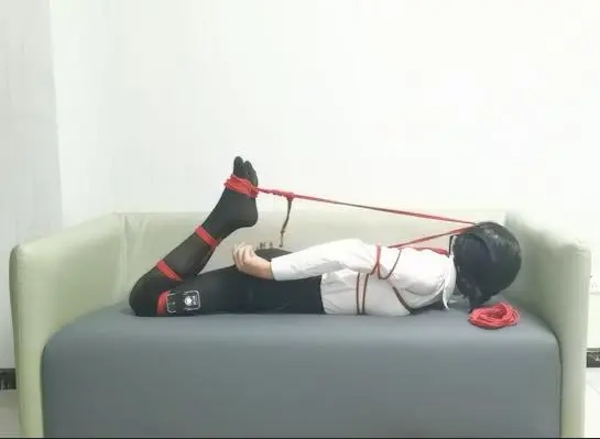 钢钩连接驷马胶囊电击自缚-4