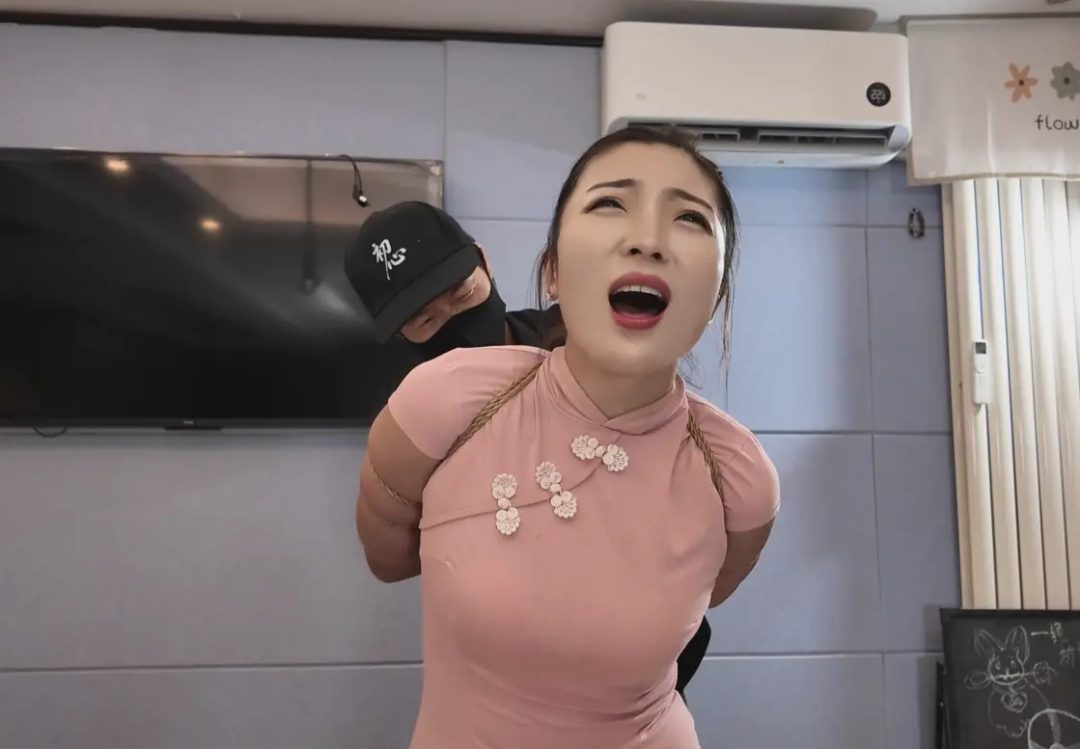 佳佳挑战五花紧缚长时间放置-7
