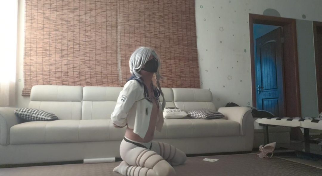 橙子独自一人在家被坏人未遂.学生.侵犯.捆绑.开腿.男娘.白丝.开腿-2